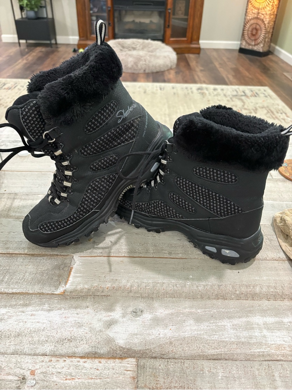 Skechers Women’s Black Faux-Fur Lace-Up Winter Boots